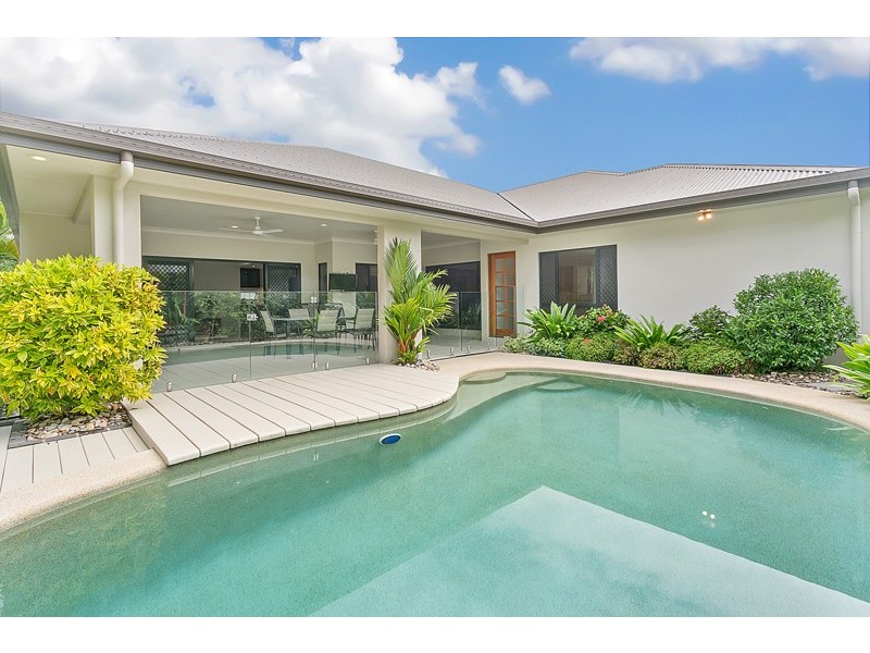 8 Kaban Grove, Trinity Park QLD 4879