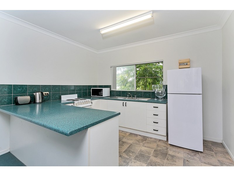 4/342 McCoombe Street, Mooroobool QLD 4870