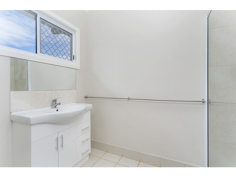 4 Diwi Diwi Street, Manoora QLD 4870