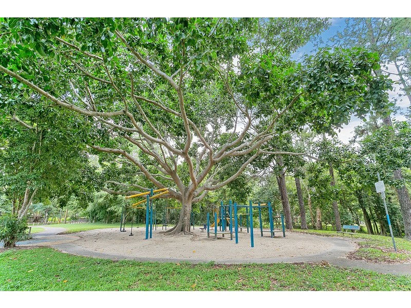 4 Diwi Diwi Street, Manoora QLD 4870