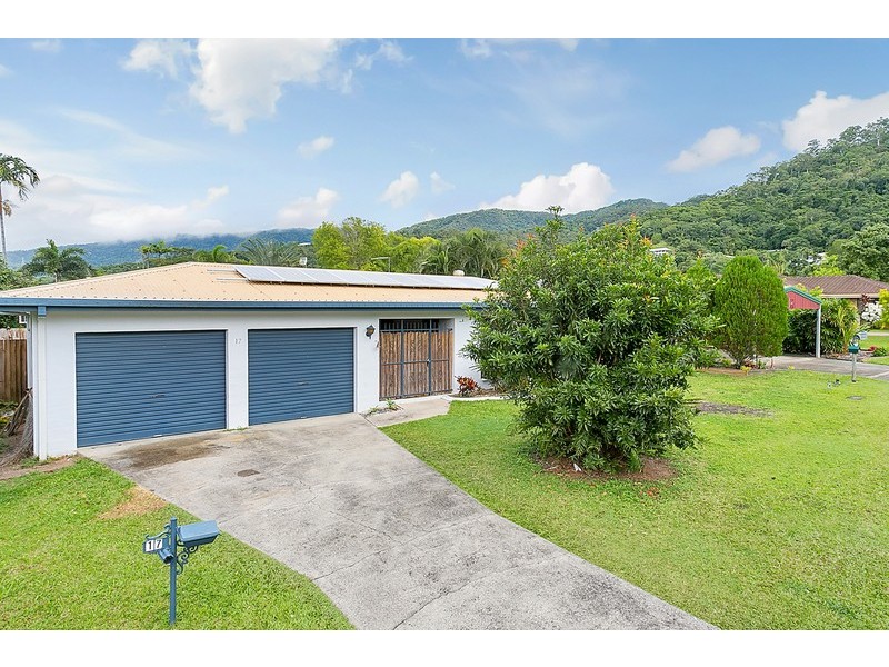 17 Augustus Street, Mooroobool QLD 4870