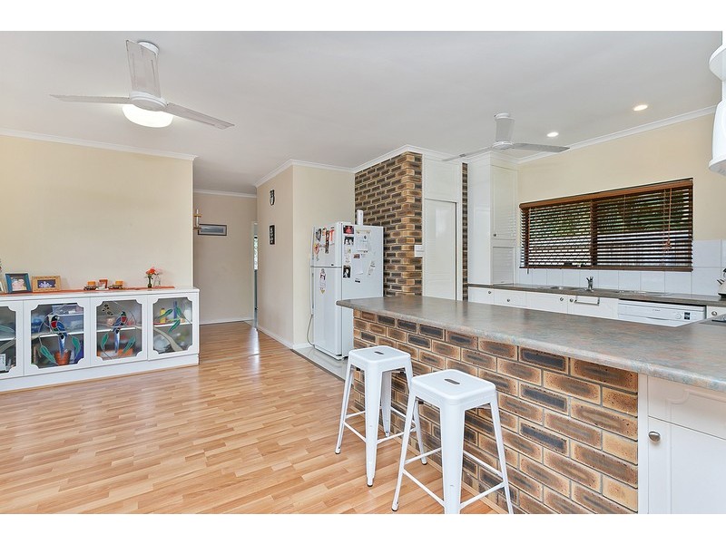 17 Augustus Street, Mooroobool QLD 4870