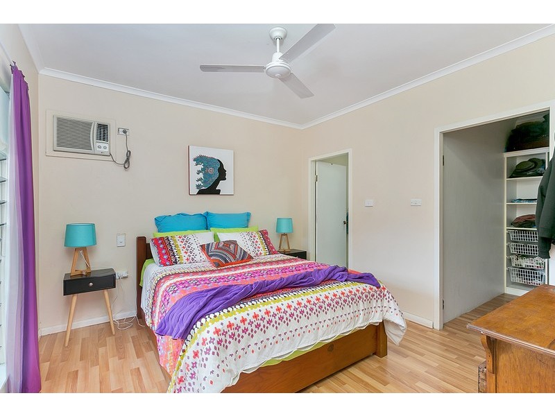 17 Augustus Street, Mooroobool QLD 4870