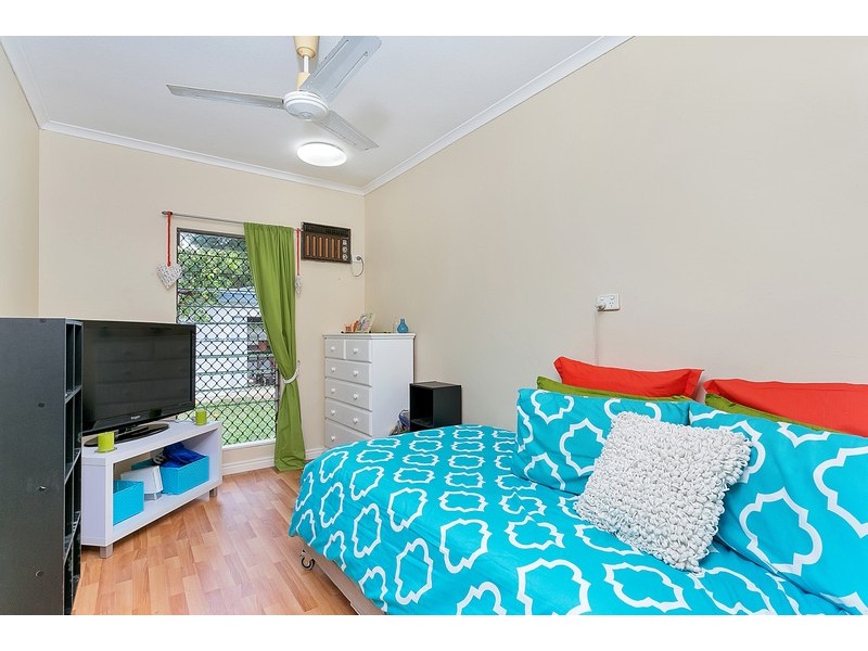 17 Augustus Street, Mooroobool QLD 4870