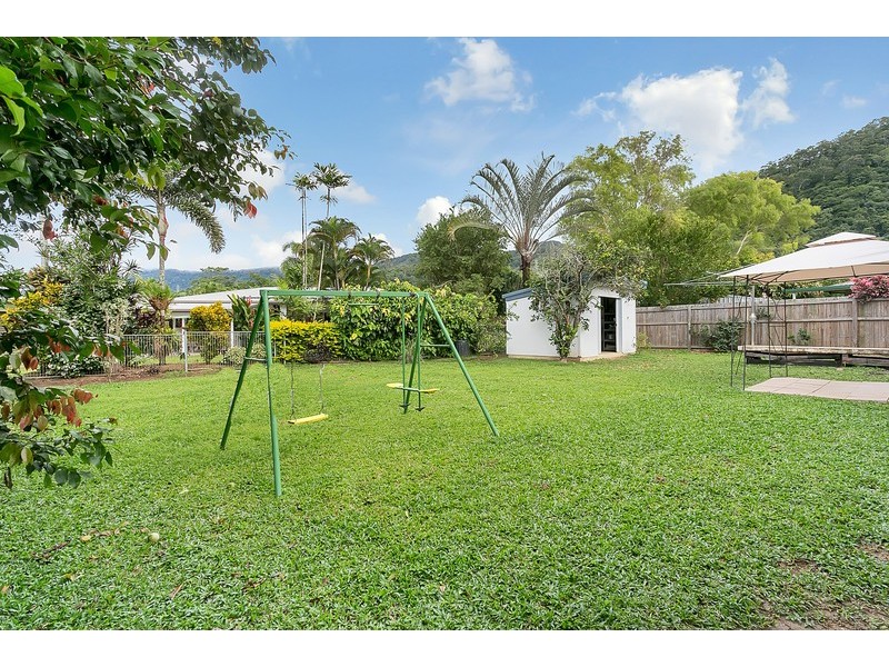 17 Augustus Street, Mooroobool QLD 4870