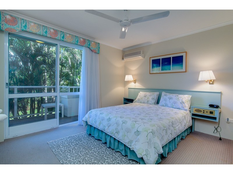 325 Coral Coast Drive, Palm Cove QLD 4879