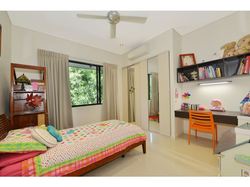 30 Litara Street, Palm Cove QLD 4879