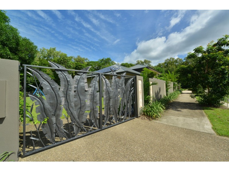 30 Litara Street, Palm Cove QLD 4879