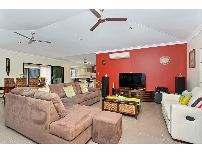 8 Floreat Close, Kewarra Beach QLD 4879