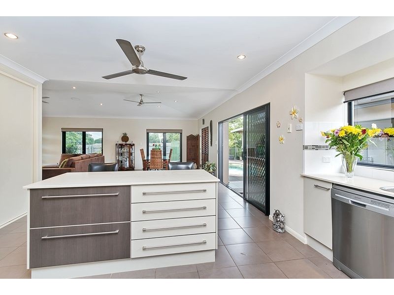 8 Floreat Close, Kewarra Beach QLD 4879