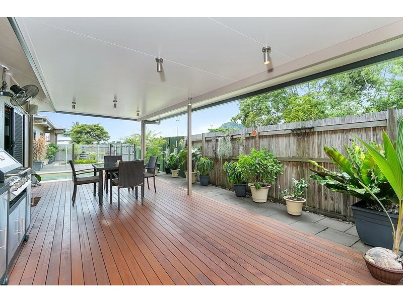 8 Floreat Close, Kewarra Beach QLD 4879