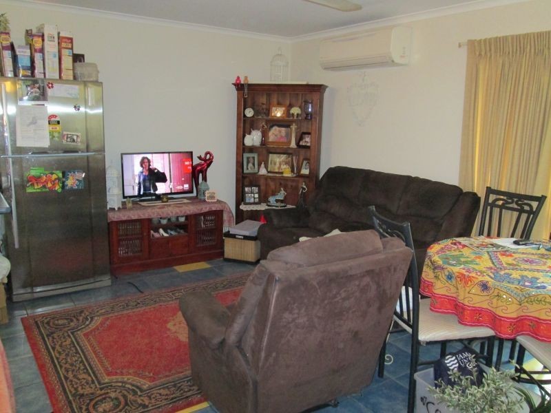 9/9 vivian close, Westcourt QLD 4870