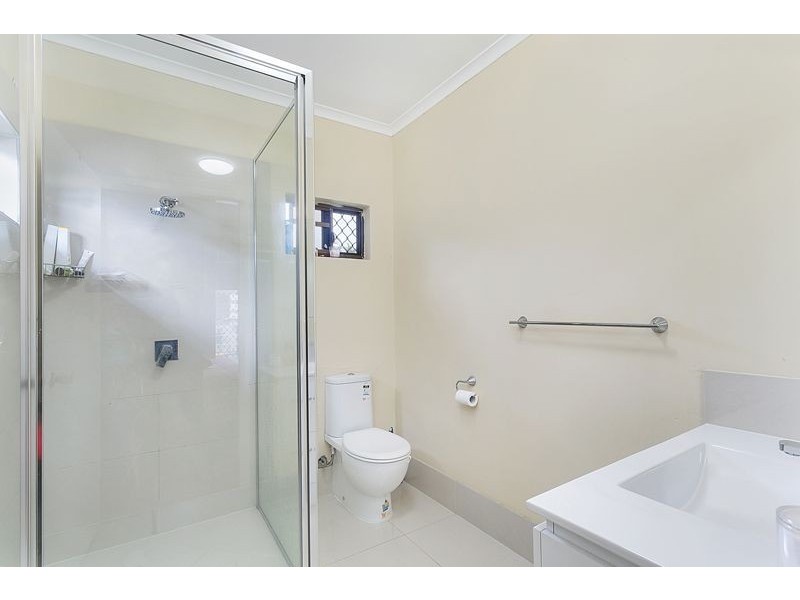 17 Augustus Street, Mooroobool QLD 4870