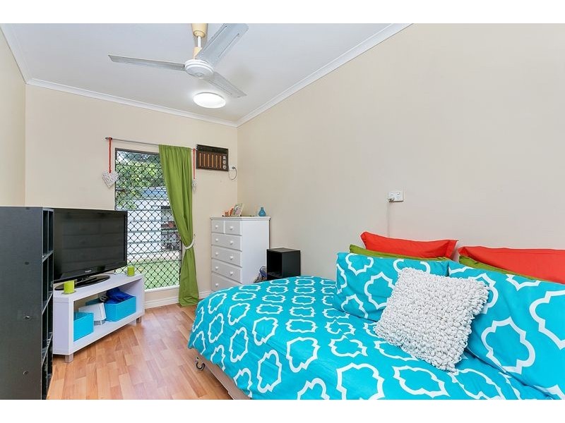 17 Augustus Street, Mooroobool QLD 4870
