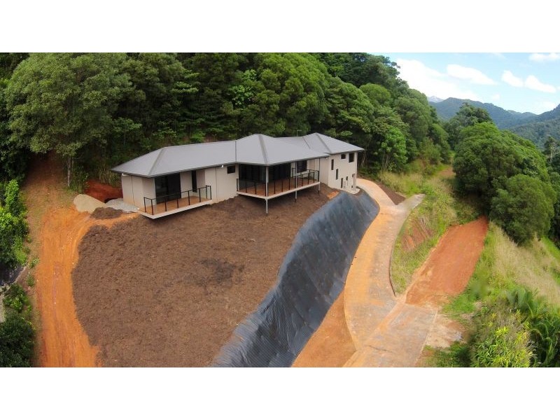 12 Stapleton Close, Redlynch QLD 4870