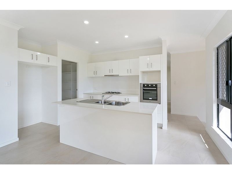 12 Stapleton Close, Redlynch QLD 4870