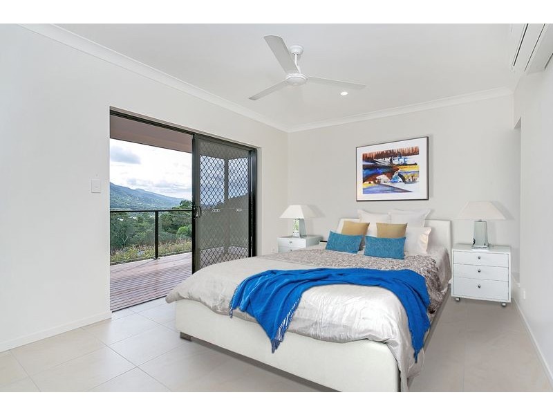 12 Stapleton Close, Redlynch QLD 4870