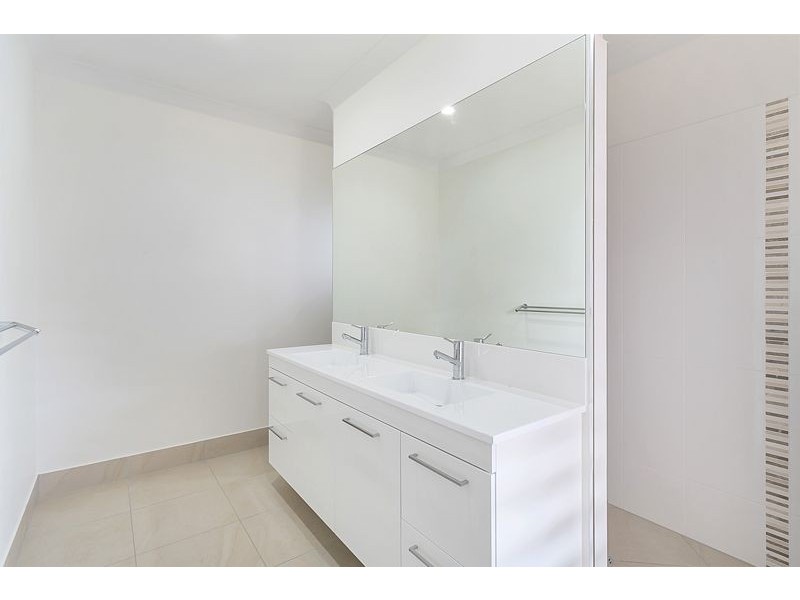 12 Stapleton Close, Redlynch QLD 4870