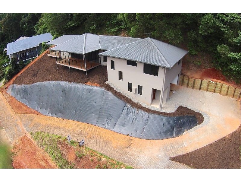 12 Stapleton Close, Redlynch QLD 4870