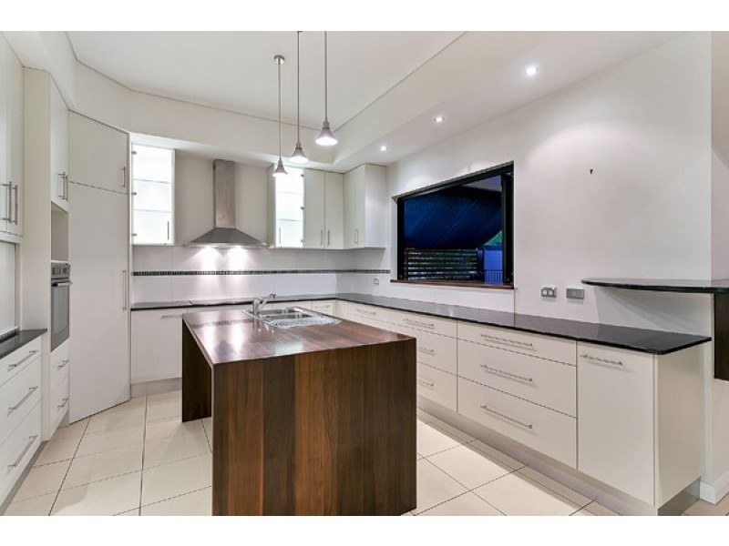 13 Willie Ming Close, Redlynch QLD 4870