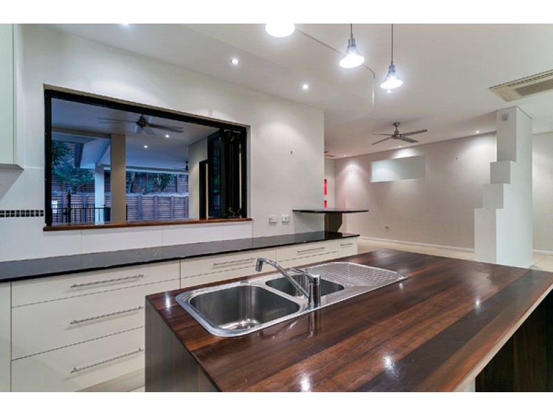 13 Willie Ming Close, Redlynch QLD 4870