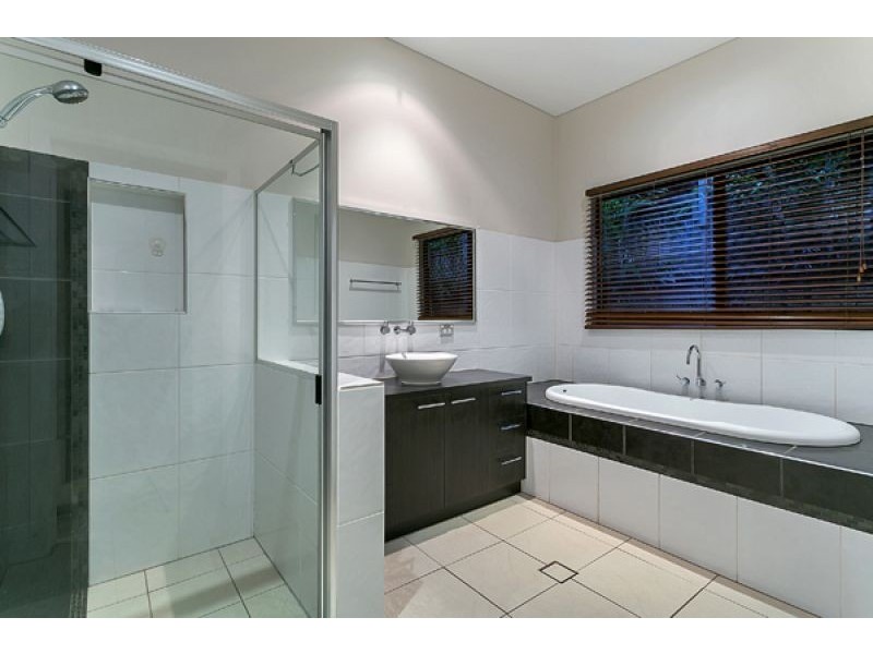 13 Willie Ming Close, Redlynch QLD 4870