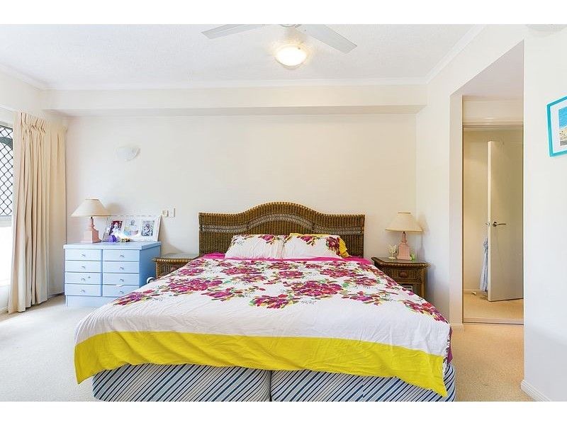 1707/2 Greenslopes St, Cairns North QLD 4870