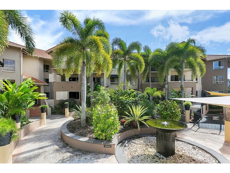 1707/2 Greenslopes St, Cairns North QLD 4870