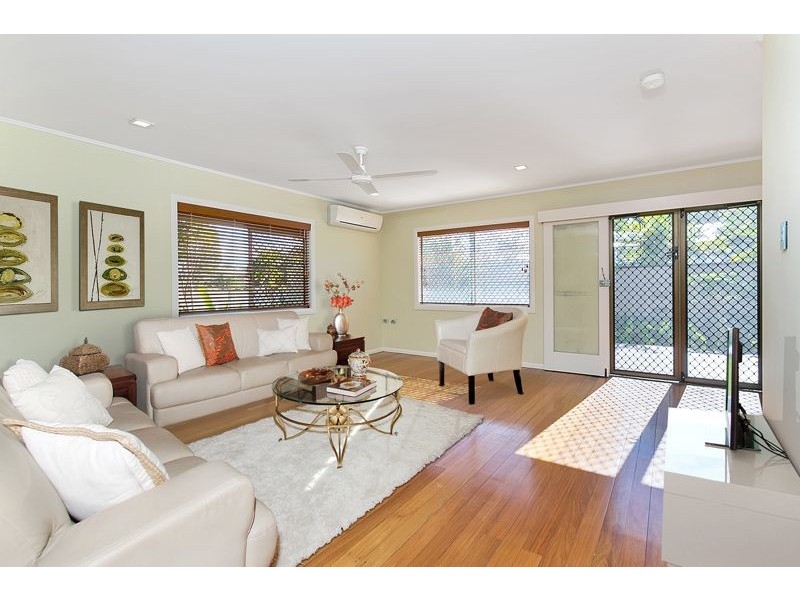 11 Creedy Street, Westcourt QLD 4870