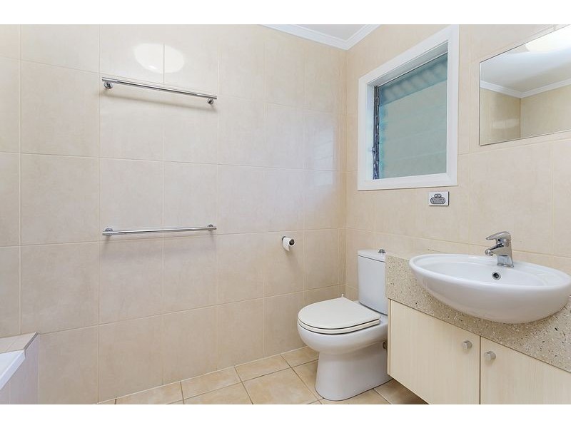 11 Creedy Street, Westcourt QLD 4870