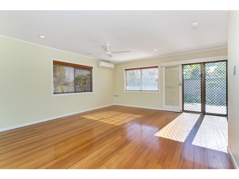 11 Creedy Street, Westcourt QLD 4870