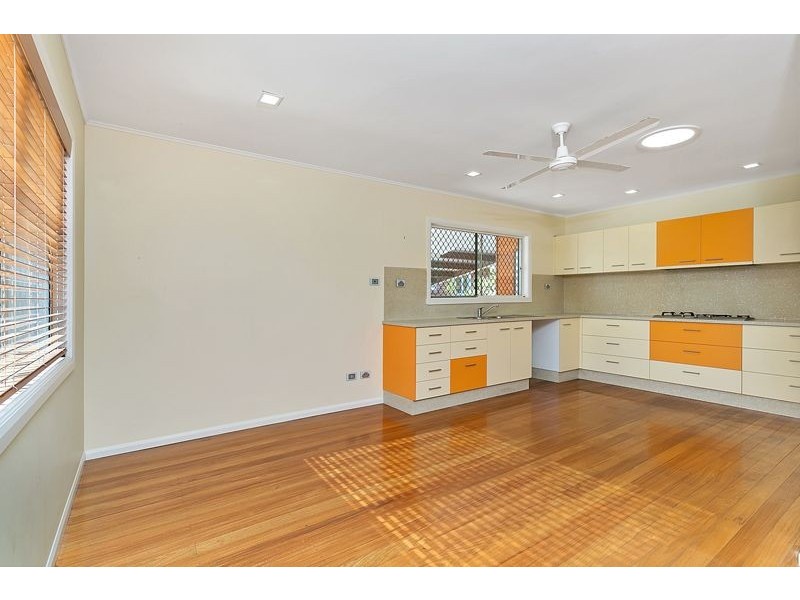 11 Creedy Street, Westcourt QLD 4870