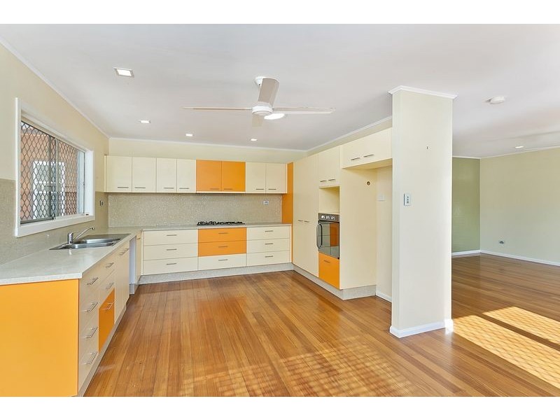 11 Creedy Street, Westcourt QLD 4870