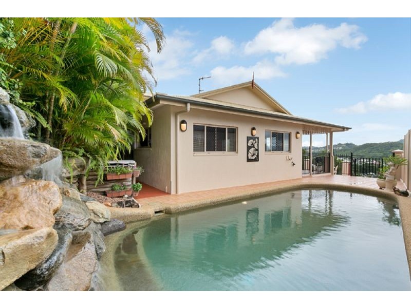 5 Caleb Court, Mooroobool QLD 4870
