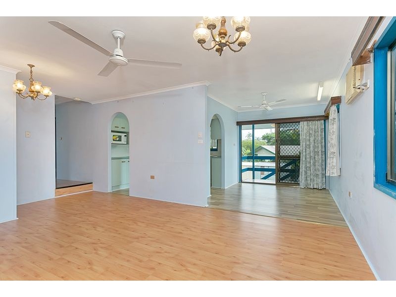20 Lavender Street, Mooroobool QLD 4870