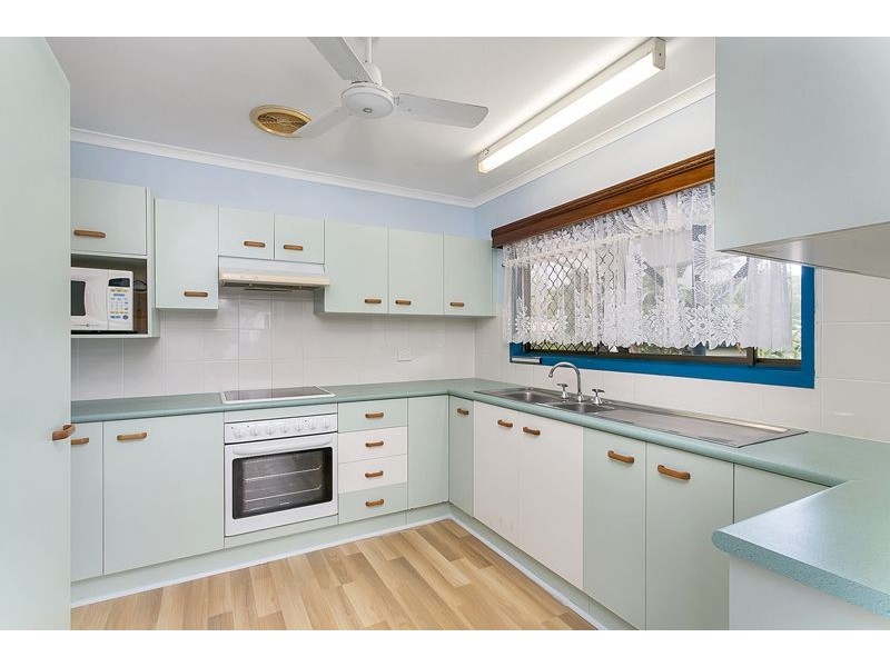 20 Lavender Street, Mooroobool QLD 4870