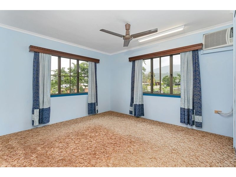 20 Lavender Street, Mooroobool QLD 4870