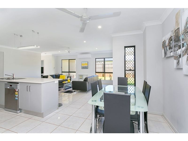 53 McFarlane Drive, Kanimbla QLD 4870