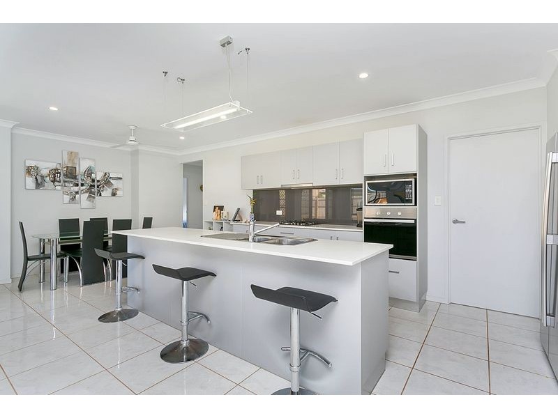 53 McFarlane Drive, Kanimbla QLD 4870