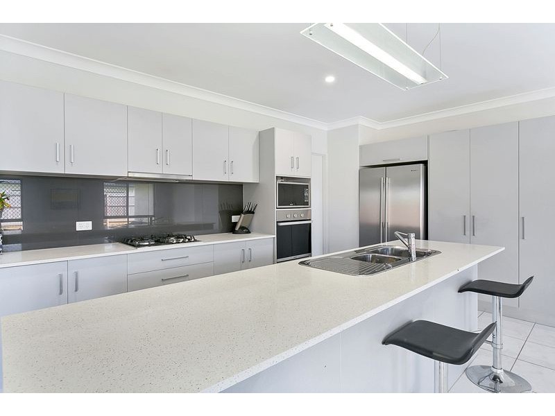 53 McFarlane Drive, Kanimbla QLD 4870