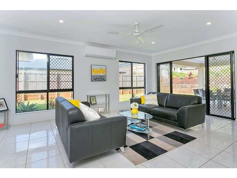 53 McFarlane Drive, Kanimbla QLD 4870