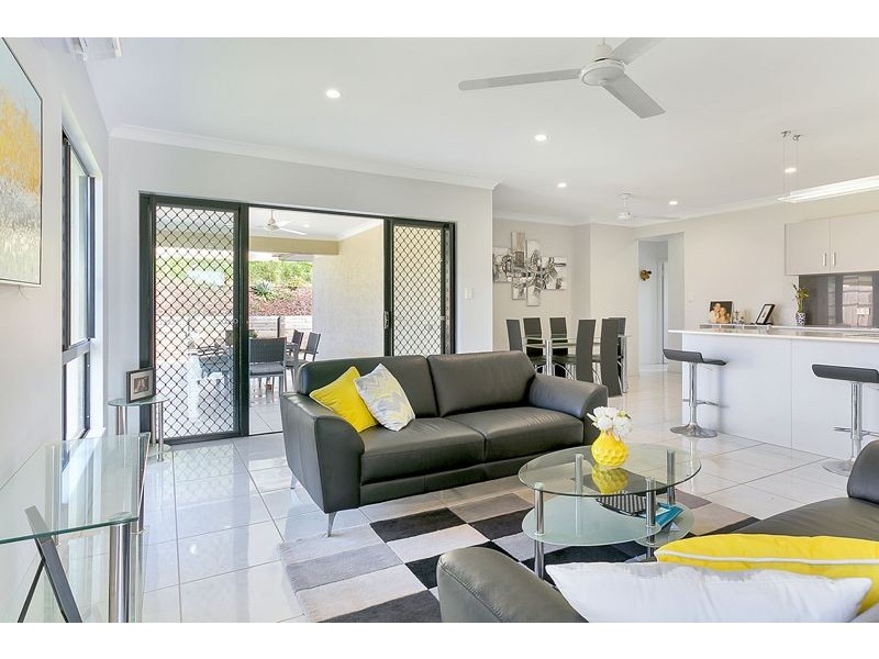 53 McFarlane Drive, Kanimbla QLD 4870