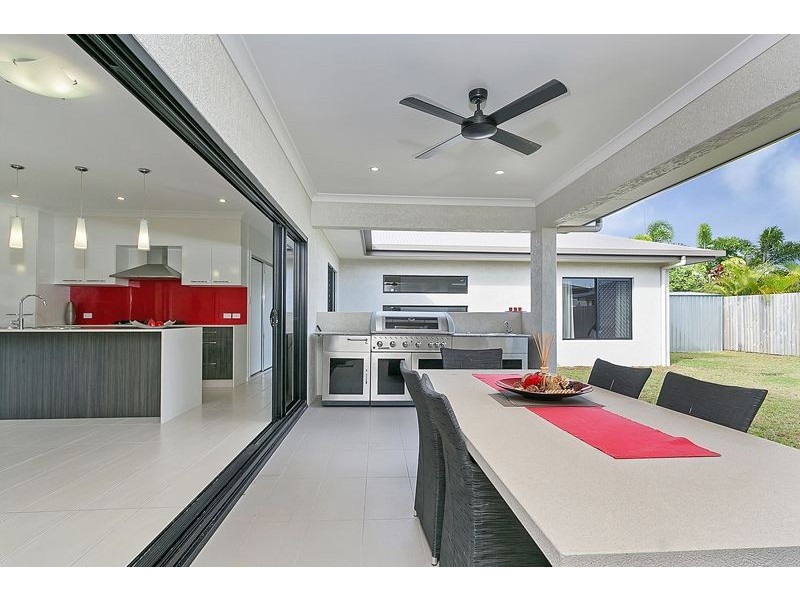 6 Sandridge Way, Smithfield QLD 4878