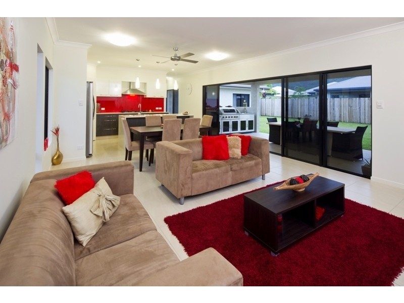 6 Sandridge Way, Smithfield QLD 4878