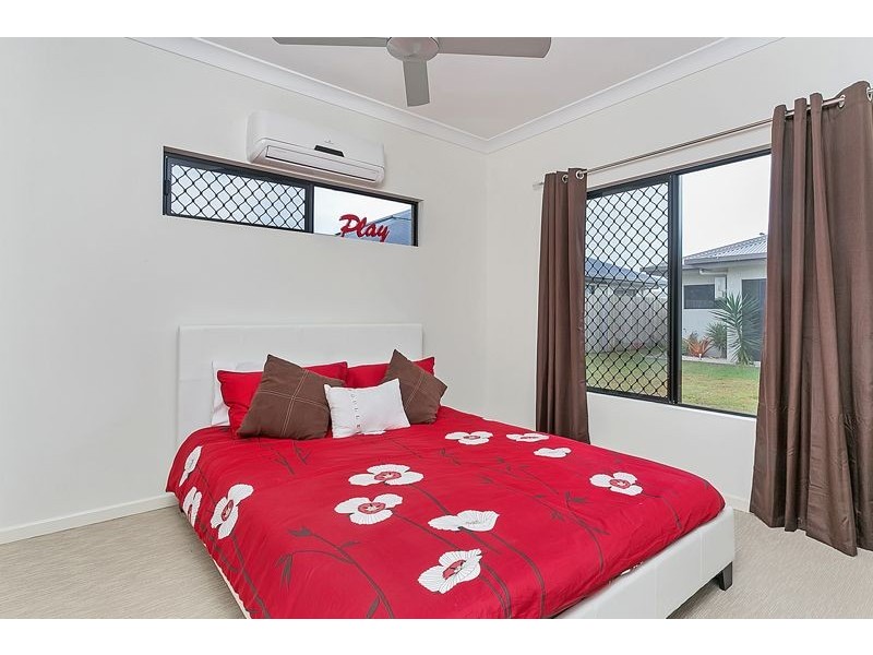 6 Sandridge Way, Smithfield QLD 4878