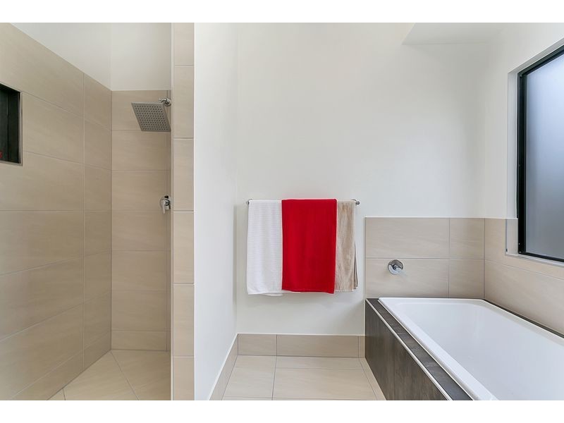 6 Sandridge Way, Smithfield QLD 4878