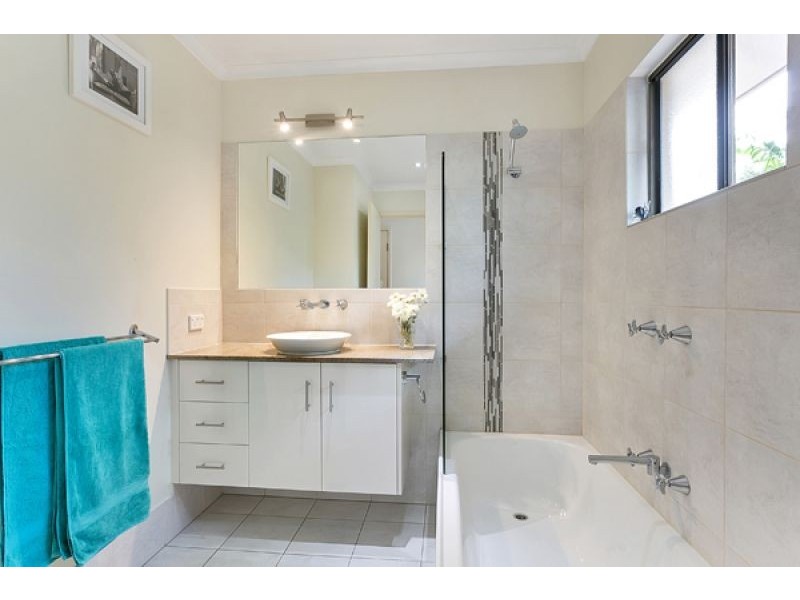 3 Tarana Close, Caravonica QLD 4878
