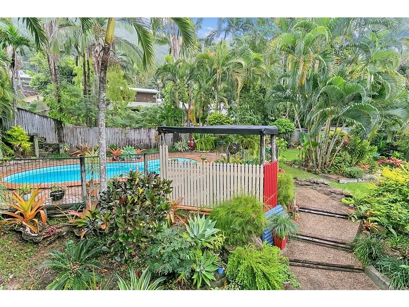 17 Hermes Close, Mooroobool QLD 4870