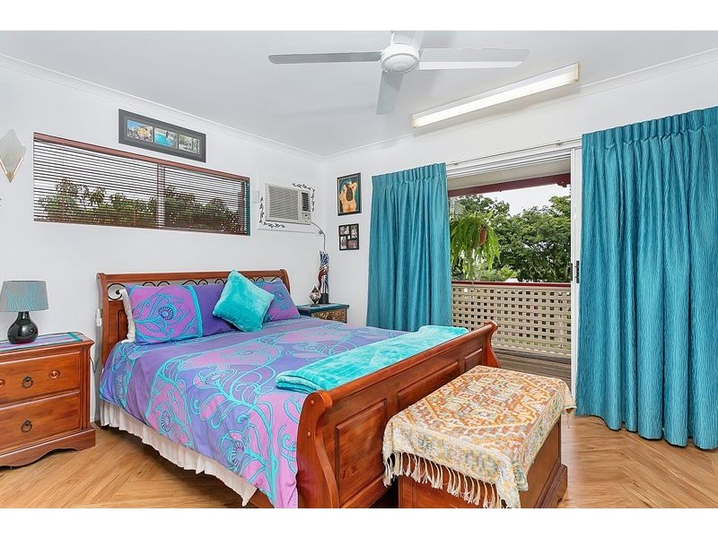 17 Hermes Close, Mooroobool QLD 4870