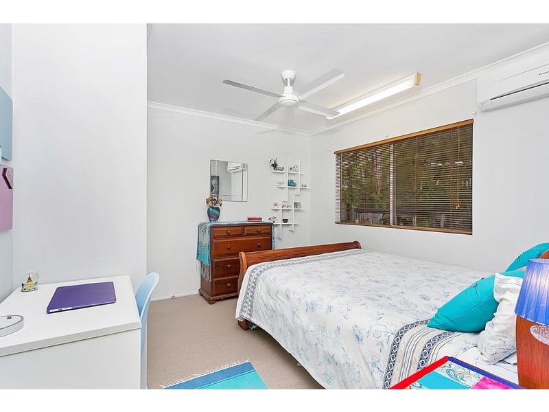 17 Hermes Close, Mooroobool QLD 4870